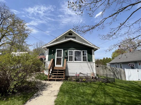 9 Edgewood STREET, Fort Atkinson, WI 53538