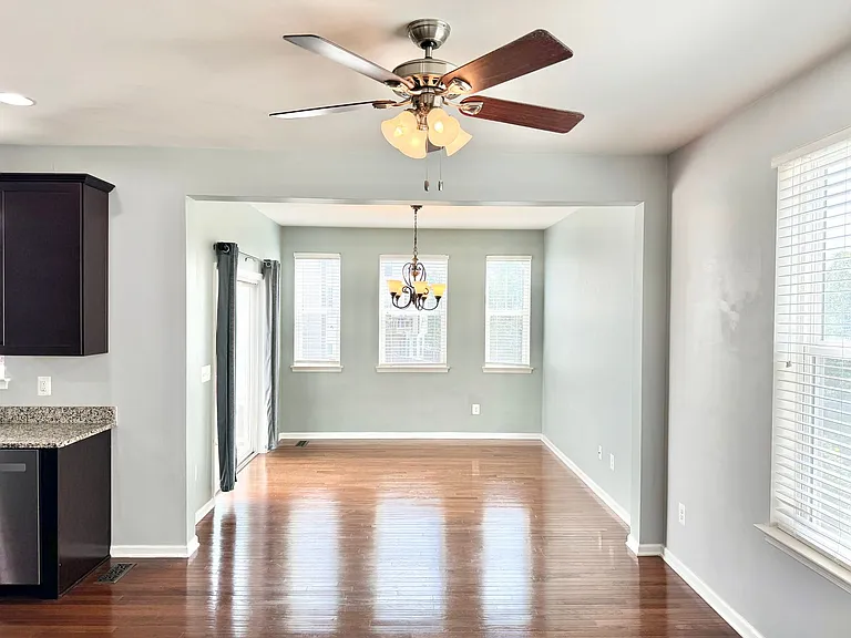 7 Coulter Ln — Photo 4