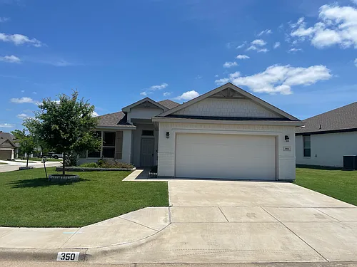 350 Carlisle Dr Photo 1