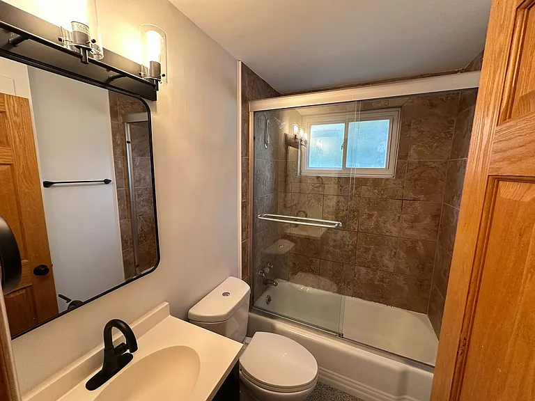W 3rd Ave 85 NPR — Photo 7