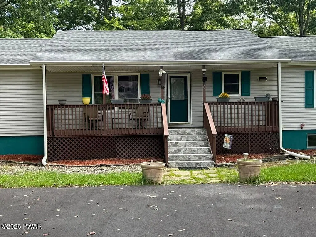 3 bed, 2.0 bath, 1624 sqft, $2,700 — Photo 3