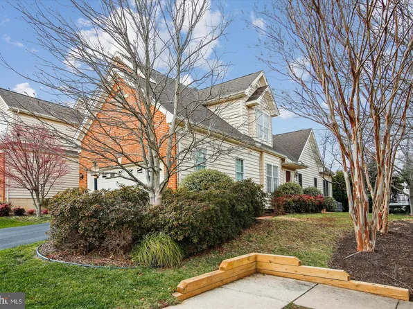 22902 N Brown Sq, Ashburn, VA 20148