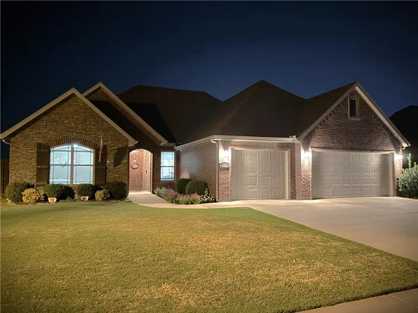 4846 W Wales Dr, Fayetteville, AR 72704