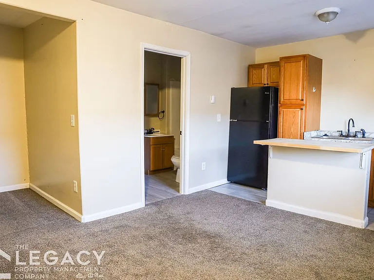 250 N Beech St — Photo 4