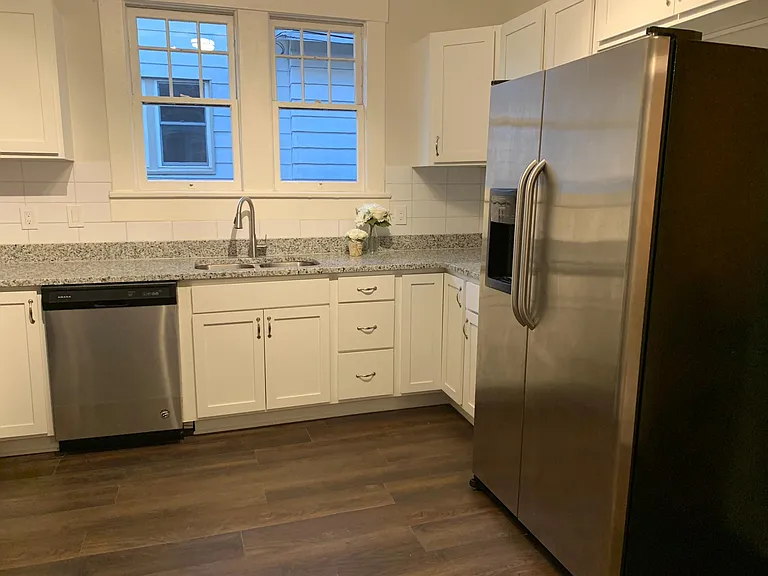 1218 N Main St — Photo 26