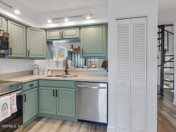 5th image of 12641 ASHBROOK Circle E