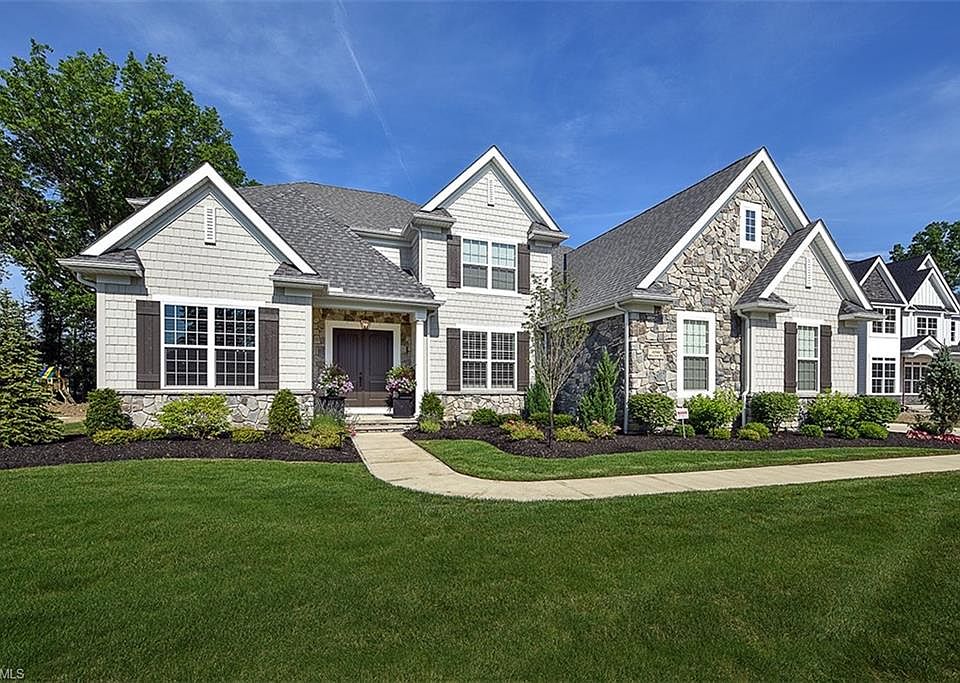 1st image of 32564 Muirfield Dr