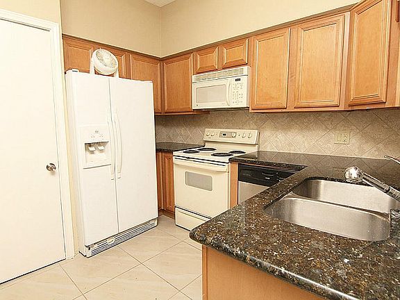 5th image of 2626 Holly Hall St APT 202