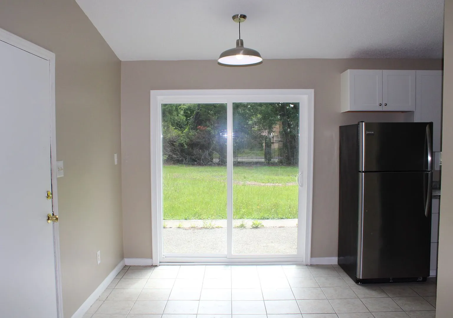 Beautifully renovated home in Newport, NC! — Photo 4