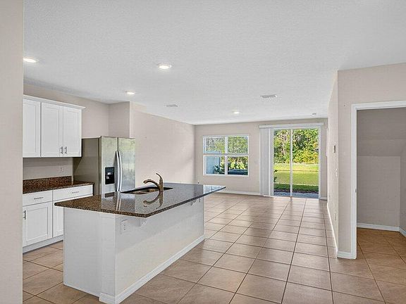 3rd image of 28 Bella Lago Cir