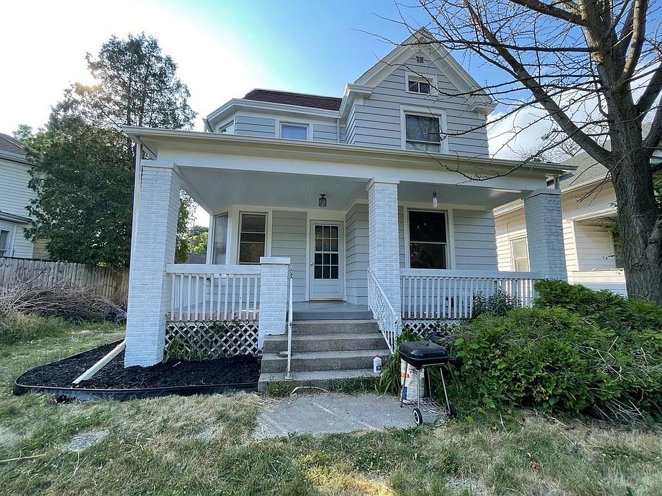 Access to this amazing front porch!