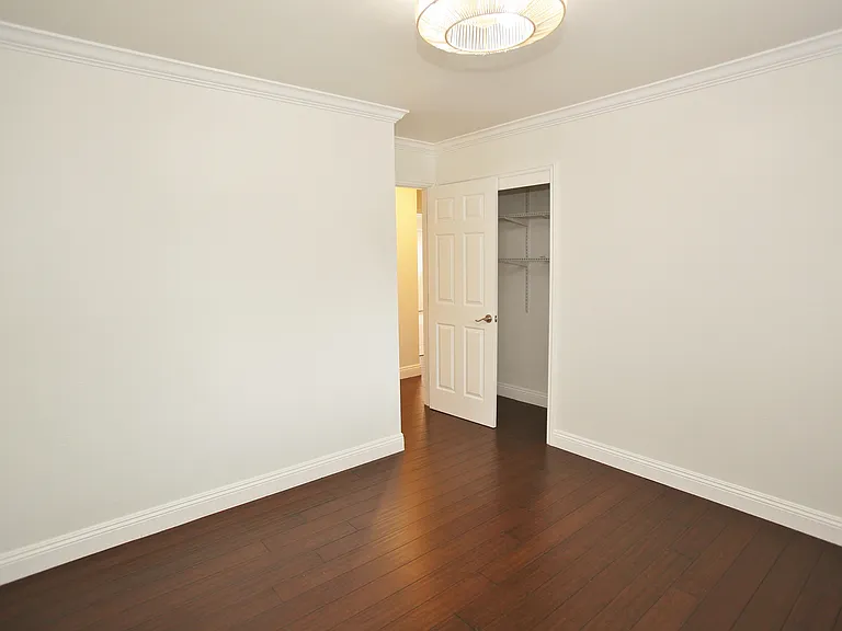 21126 Ashfield Ave — Photo 13