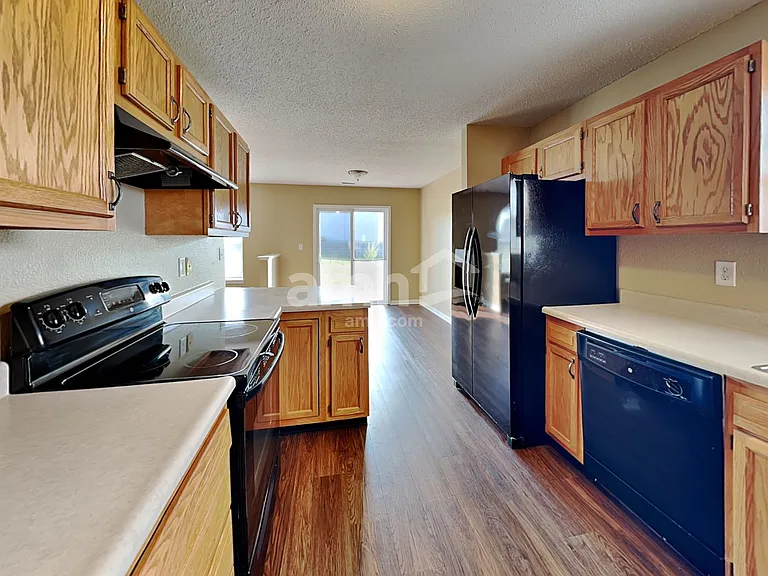 5719 Wood Hollow Dr — Photo 4
