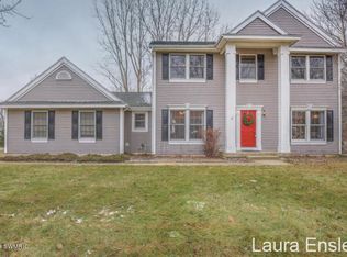 6340 Gran Via Dr NE, Rockford, MI 49341