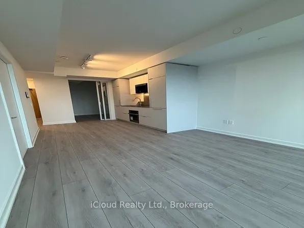 1 Fairview Rd E #517, Mississauga, ON L5A 4C6