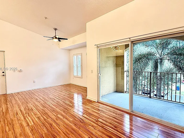 4220 San Marino Blvd #303 — Photo 6