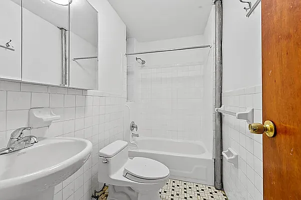 Rented by Compass | media 10