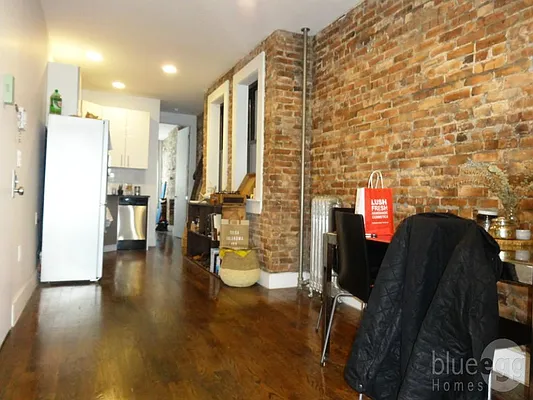 Rented by Blue Egg Realty Corp | media 6