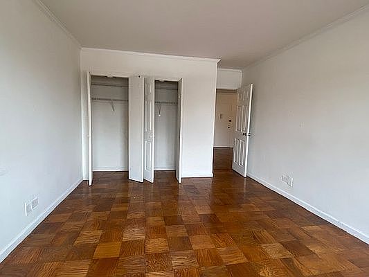 3rd image of 232 E 63rd St #410