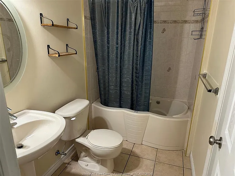 2383 Askin Ave #LOWER — Photo 7