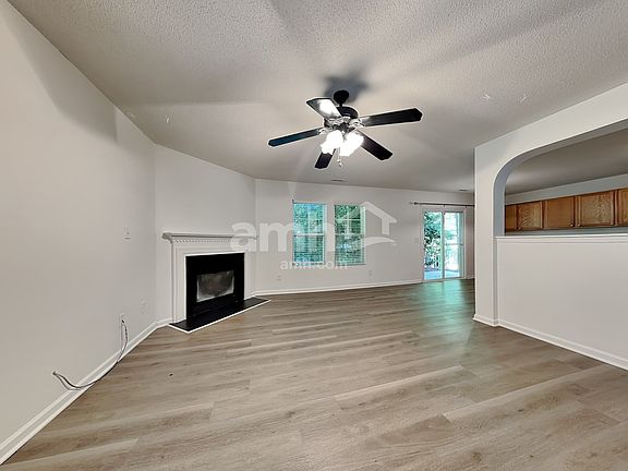 4th image of 37 Valleyfield Dr