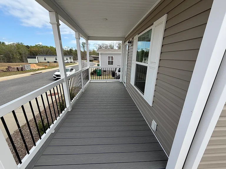 919 Atlanta Dr — Photo 2