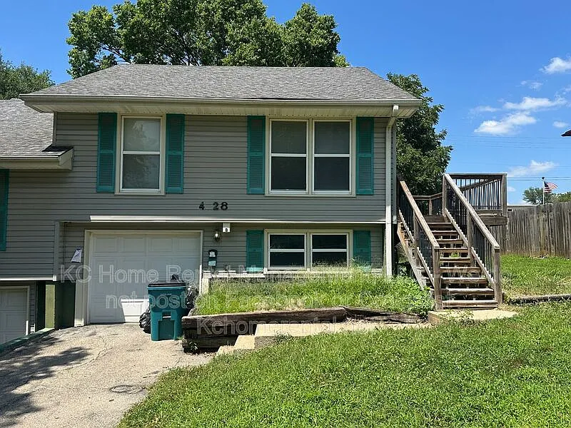 2 bed, 1.0 bath, $1,195 — Photo 2
