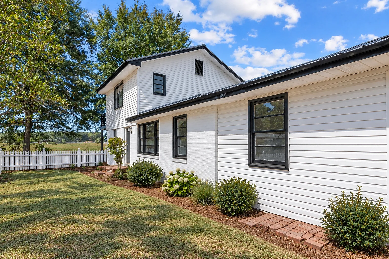5 bed, 1800 sqft, $2,200 — Photo 3
