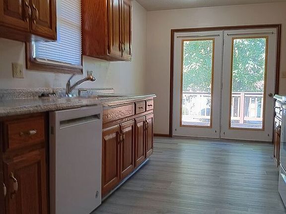 4th image of 3714 Stonebridge Dr