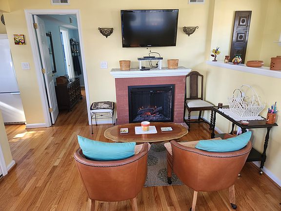 2nd image of 8004 Kentbury Dr