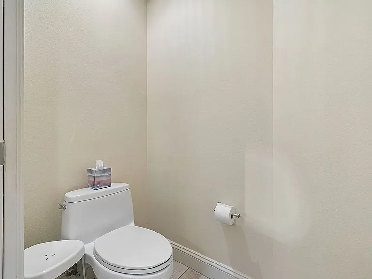 7702 Lake Vista Ct #202 — Photo 15