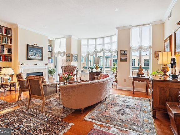 4th image of 502 W Broad St APT 511