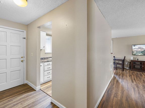 5th image of 16808 SE Berghammer St