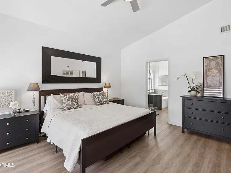 9647 E Ludlow Dr — Photo 16