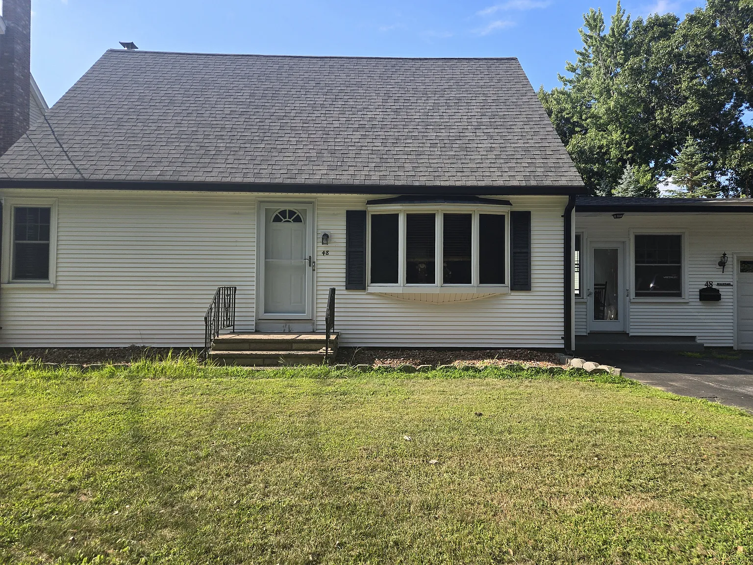 Ravine St, Chicopee — Photo 1
