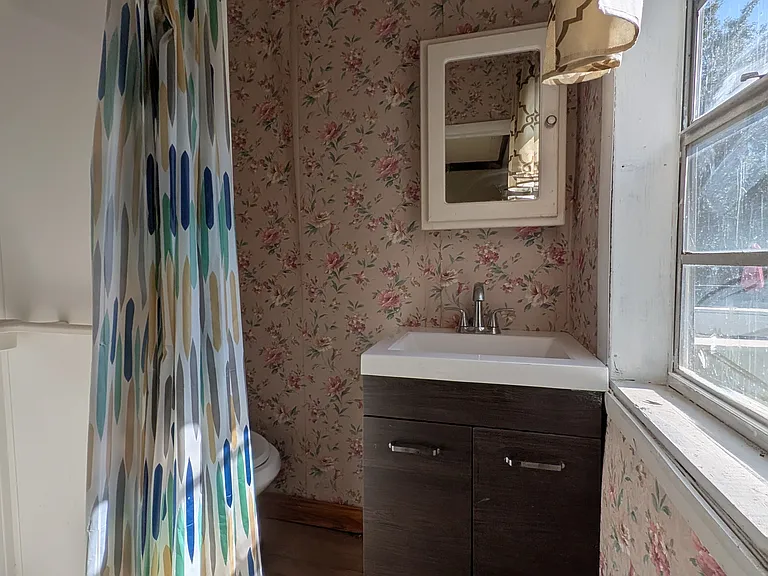 531 W Wallace St — Photo 16