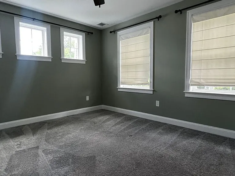 181 Christina St — Photo 14