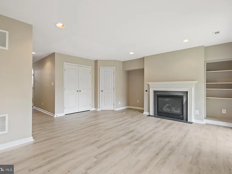 9147 Ribbon Falls Loop — Photo 6
