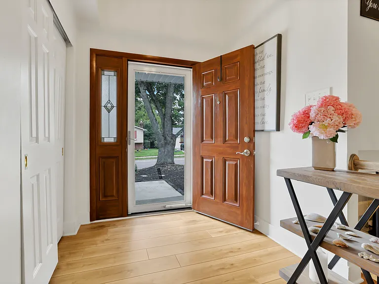 548 Theori Ave — Photo 6