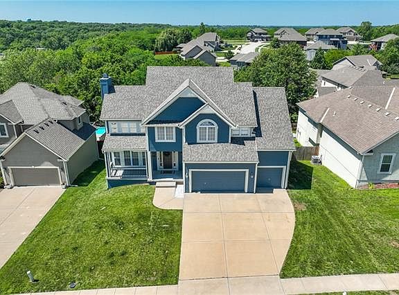 5th image of 806 Cherry Ln