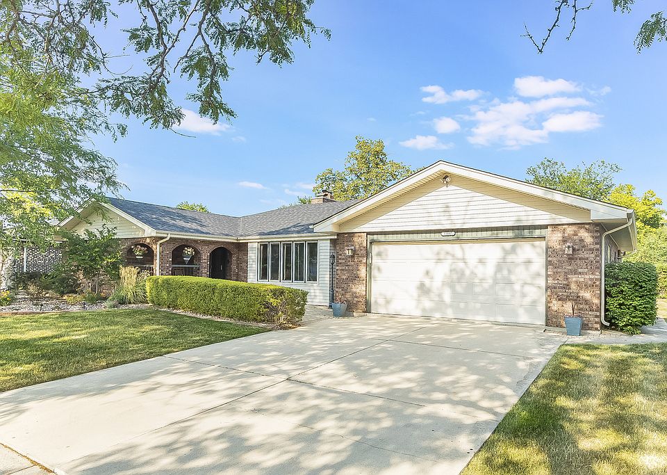1st image of 15607 Catalina Ct
