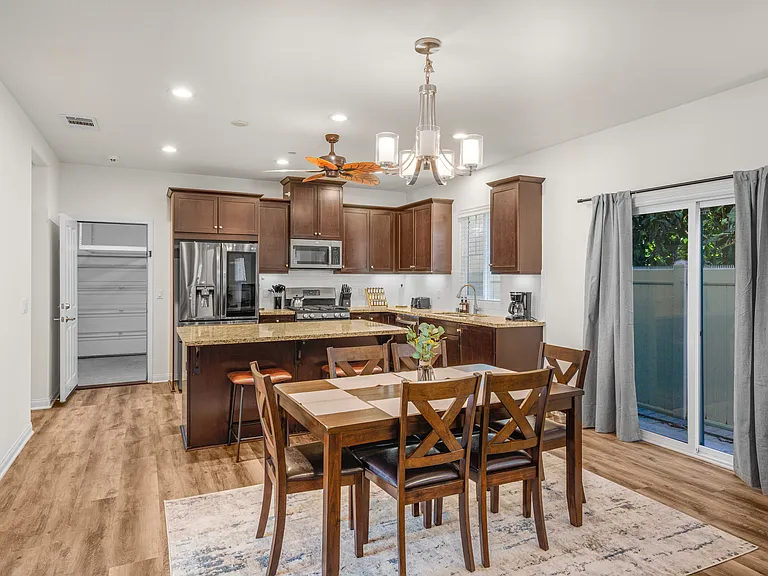 679 Nile River Dr — Photo 4