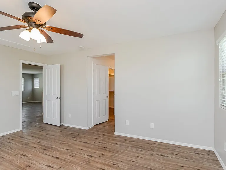 825 S Swallow Ln — Photo 13