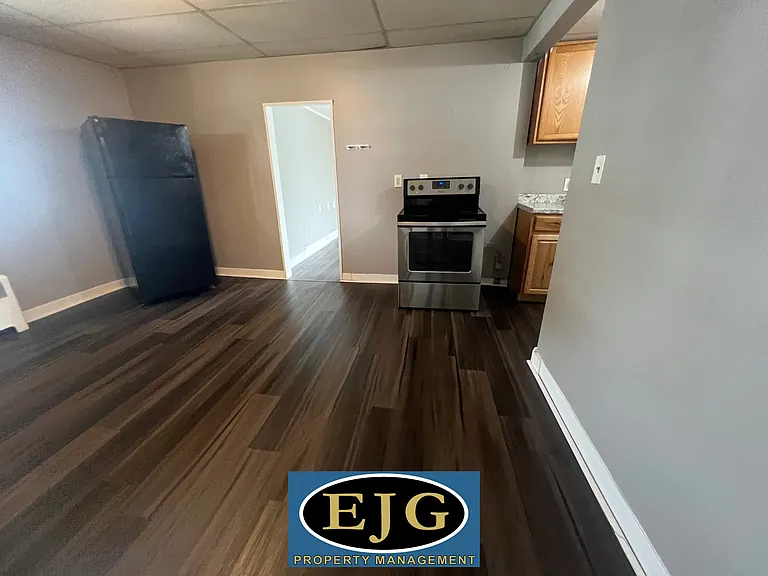 254 Central St #E — Photo 6