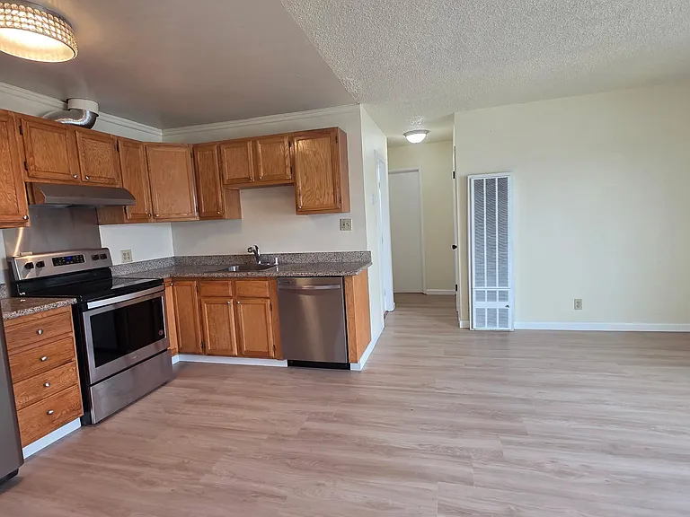 241 San Anselmo Ave N #3 — Photo 4