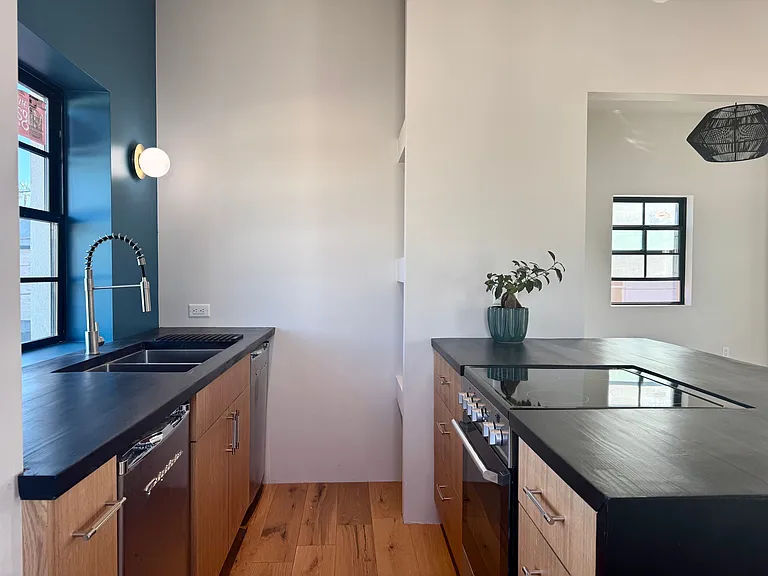 837 N 5th Ave — Photo 3