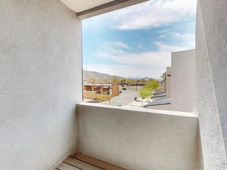 4547 Villa Loma Ln NE — Photo 34