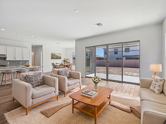 Wales Ranch - Diamond Interior Image 3