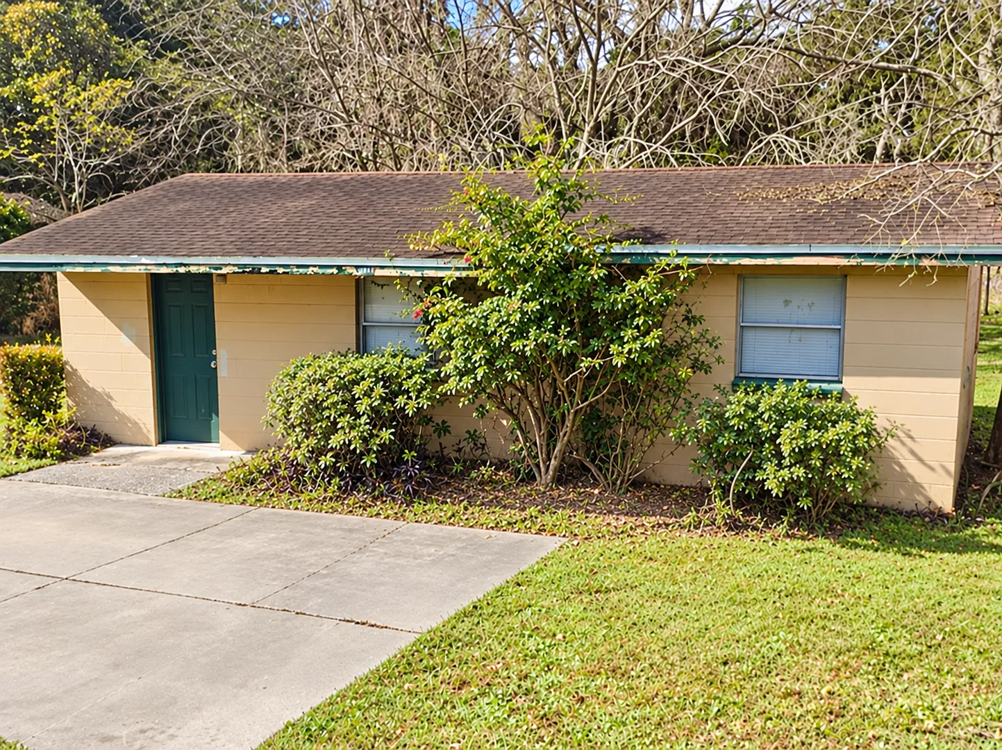 2 Bedroom 1 Bath Home For Rent at 7068 County Road #213 Wildwood, Fl. 34785. — Photo 1