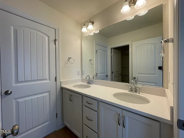 1608 Maelyn Way — Photo 5